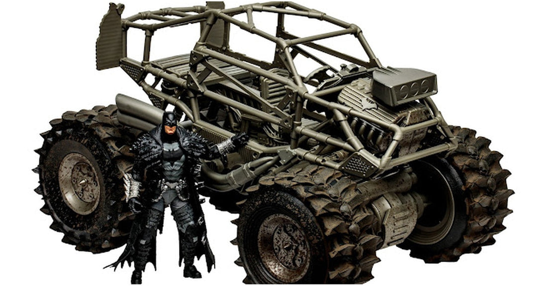 Batmobeast de McFarlane DC Multiverse junto a una figura de Batman de 7 pulgadas