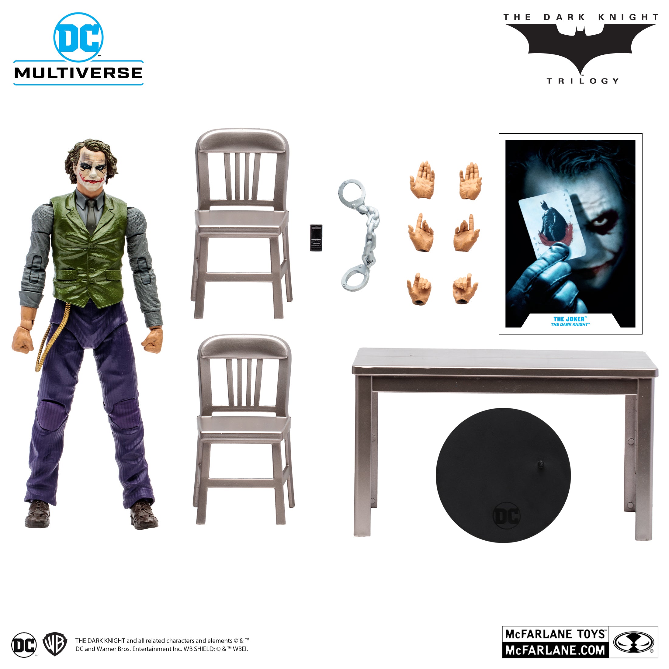 Todo lo que incluye el pack: figura, dos sillas metálicas, mesa, esposas, seis manos, base y tarjeta coleccionable