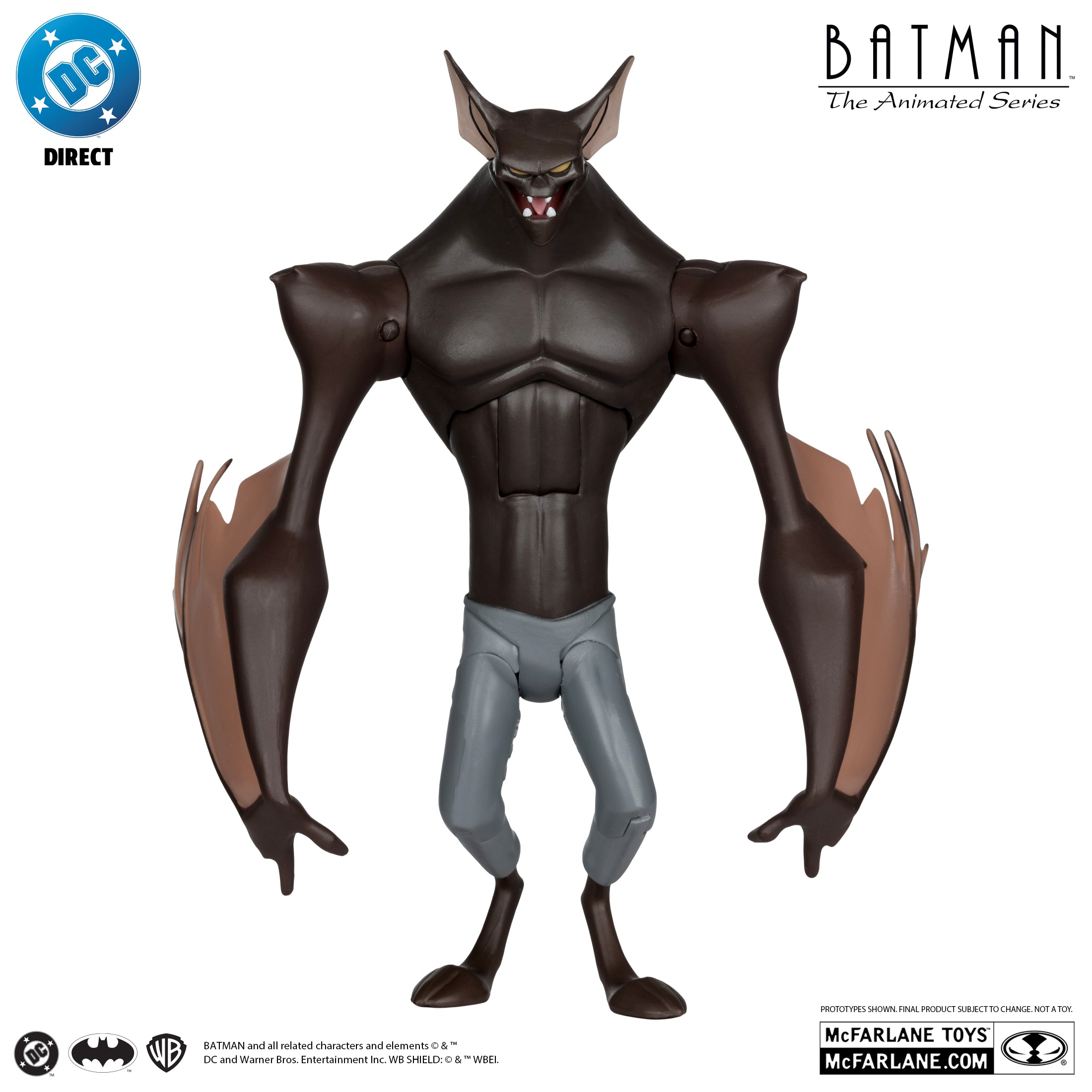 Man-Bat con los brazos de alas plegadas puestos, de cuerpo entero