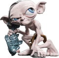 Figura Mini Epics de Gollum de Wētā Workshop, El Señor de los Anillos, con el pez entre las manos