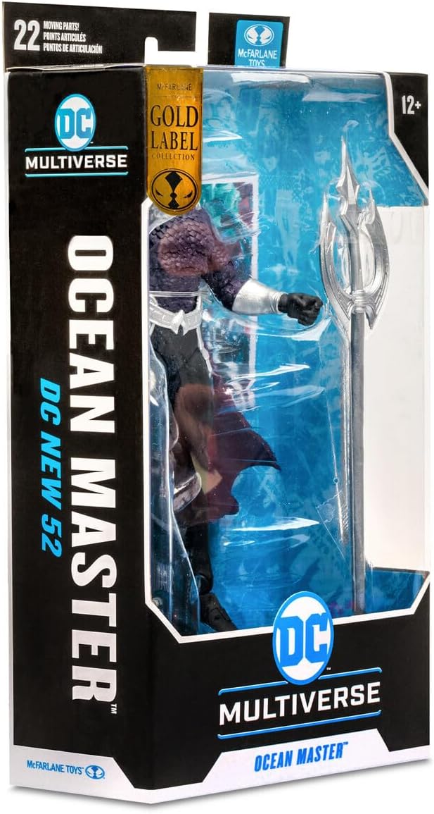 Ocean Master empuñando el tridente, de cuerpo entero