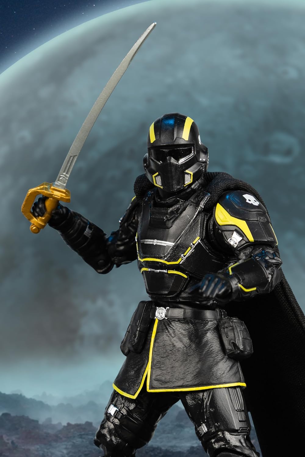 B-01 Tactical de Helldivers II en pose de combate, vista ambientada