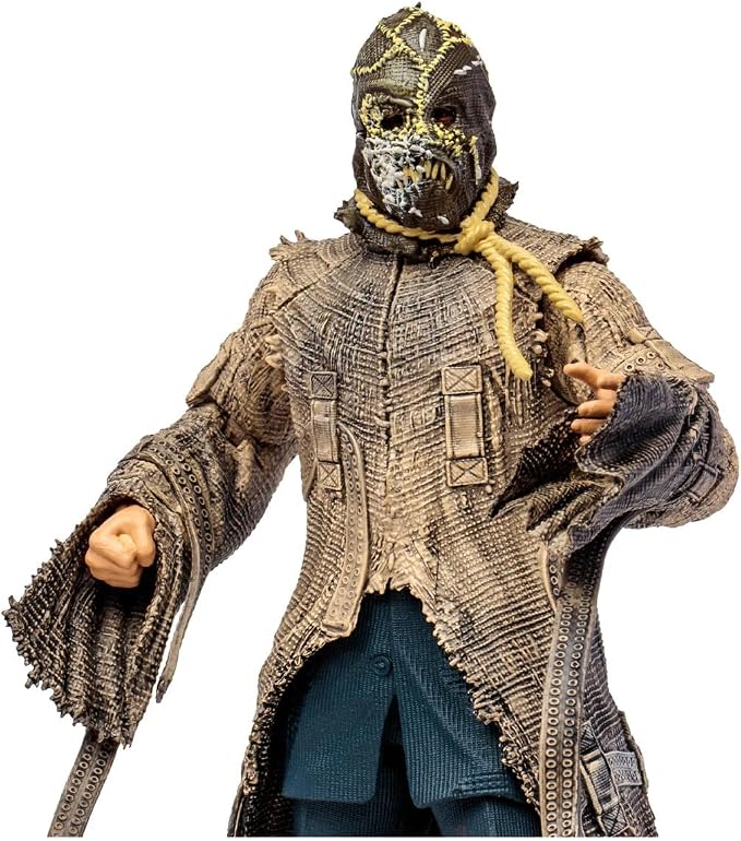 Acercamiento a la máscara y el abrigo del Scarecrow McFarlane