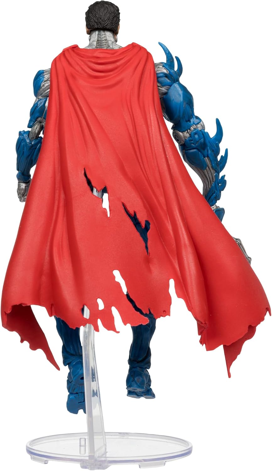 Figura Cyborg Superman New 52 en pose de ataque con el brazo mecánico
