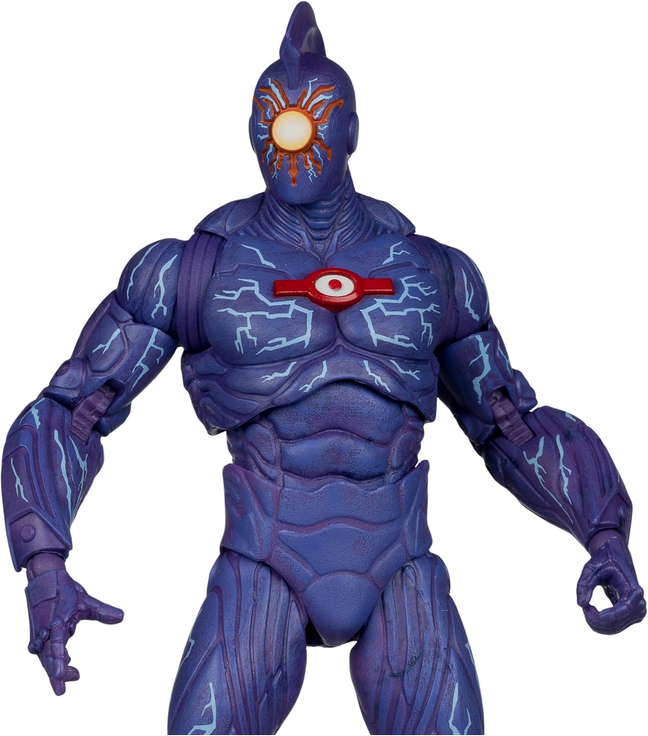Acercamiento al torso de O.M.A.C. con el ojo rojo del pecho y la cresta luminosa
