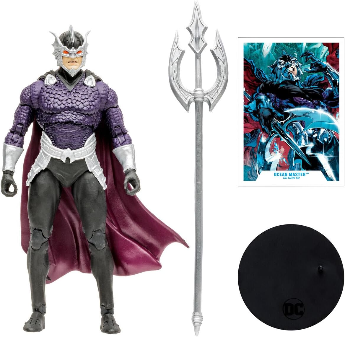 Todo lo que incluye Ocean Master: figura, tridente, base circular y tarjeta de arte del personaje