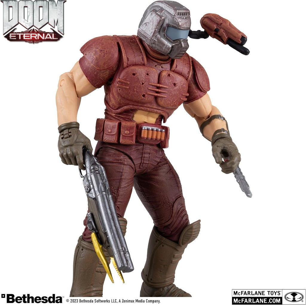 Doom Slayer Red McFarlane en pose de avance con escopeta en mano y cuchilla de brazo