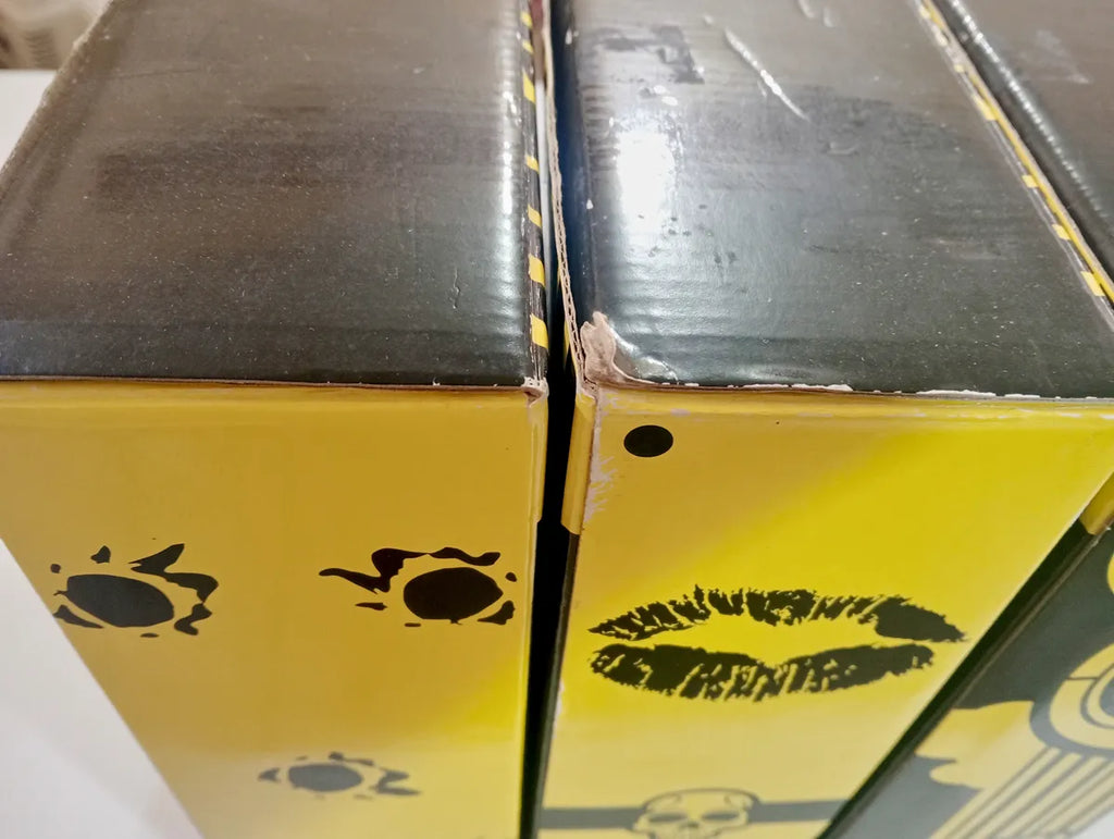 Mattel Adult Collector Watchmen Comic Bundle pack de 3 figuras: El Comediante, Buho Nocturno II y Espectro de Seda II (Cajas con detalle y figuras usadas)