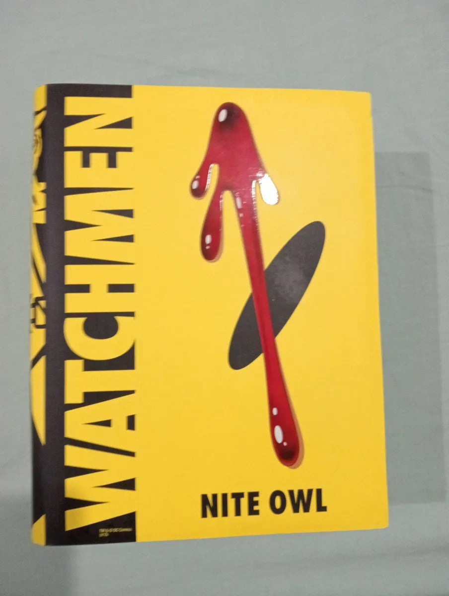 Mattel Adult Collector Watchmen Comic Bundle pack de 3 figuras: El Comediante, Buho Nocturno II y Espectro de Seda II (Cajas con detalle y figuras usadas)