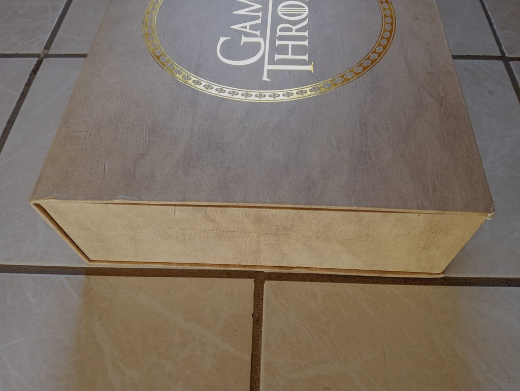 Dark Horse Deluxe Game of Thrones Mapa con Marcadores de Madera con Motivos de Las Casas (Caja con Detalles)