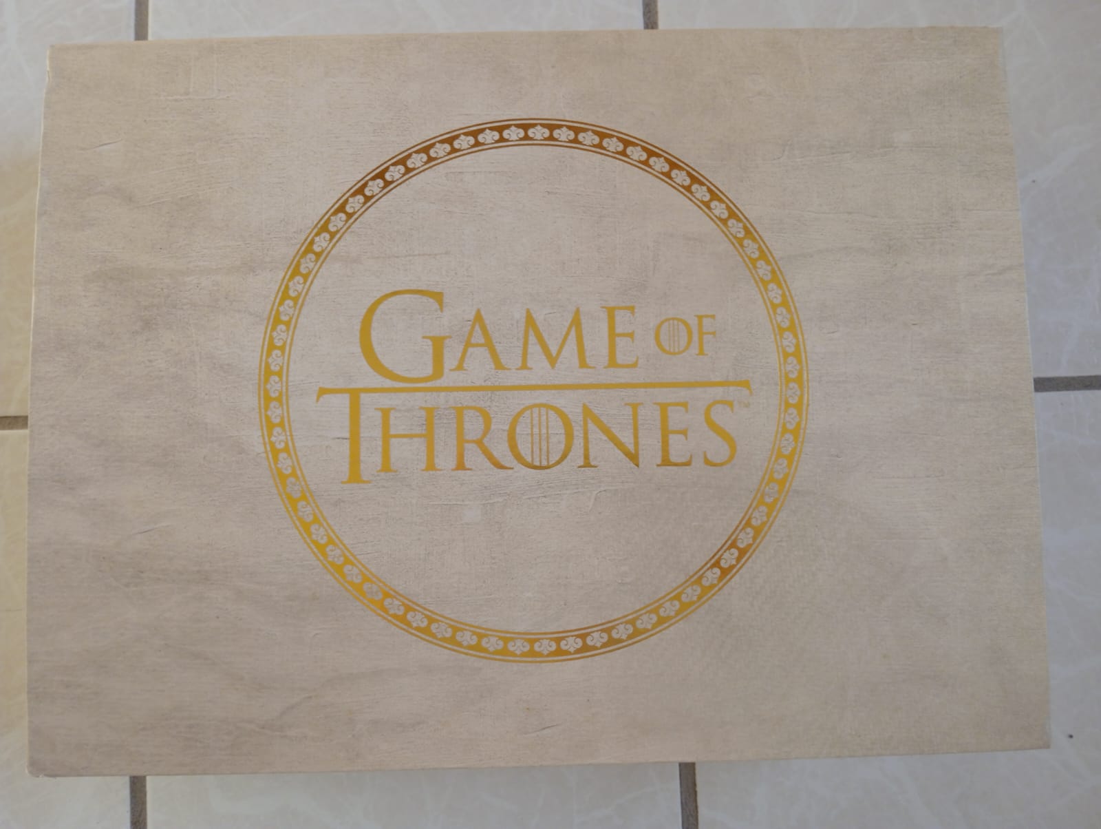 Dark Horse Deluxe Game of Thrones Mapa con Marcadores de Madera con Motivos de Las Casas (Caja con Detalles)
