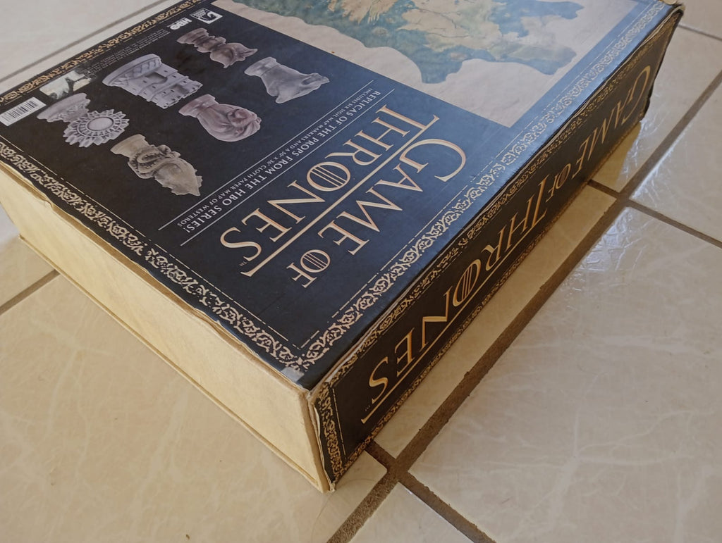 Dark Horse Deluxe Game of Thrones Mapa con Marcadores de Madera con Motivos de Las Casas (Caja con Detalles)
