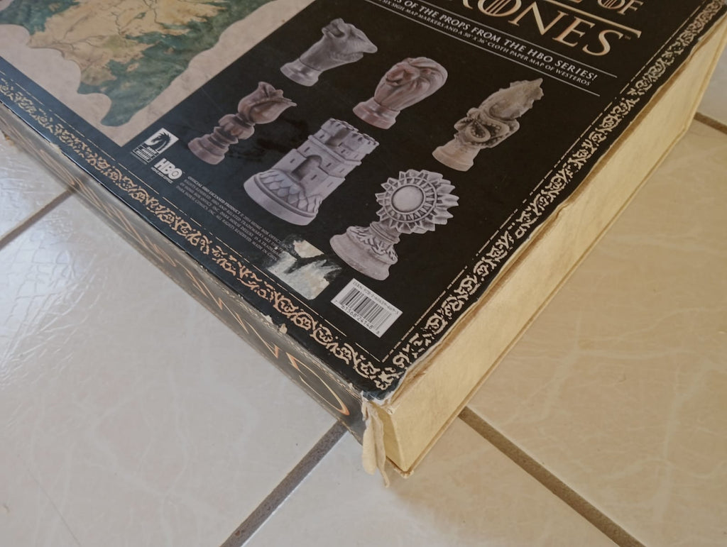 Dark Horse Deluxe Game of Thrones Mapa con Marcadores de Madera con Motivos de Las Casas (Caja con Detalles)