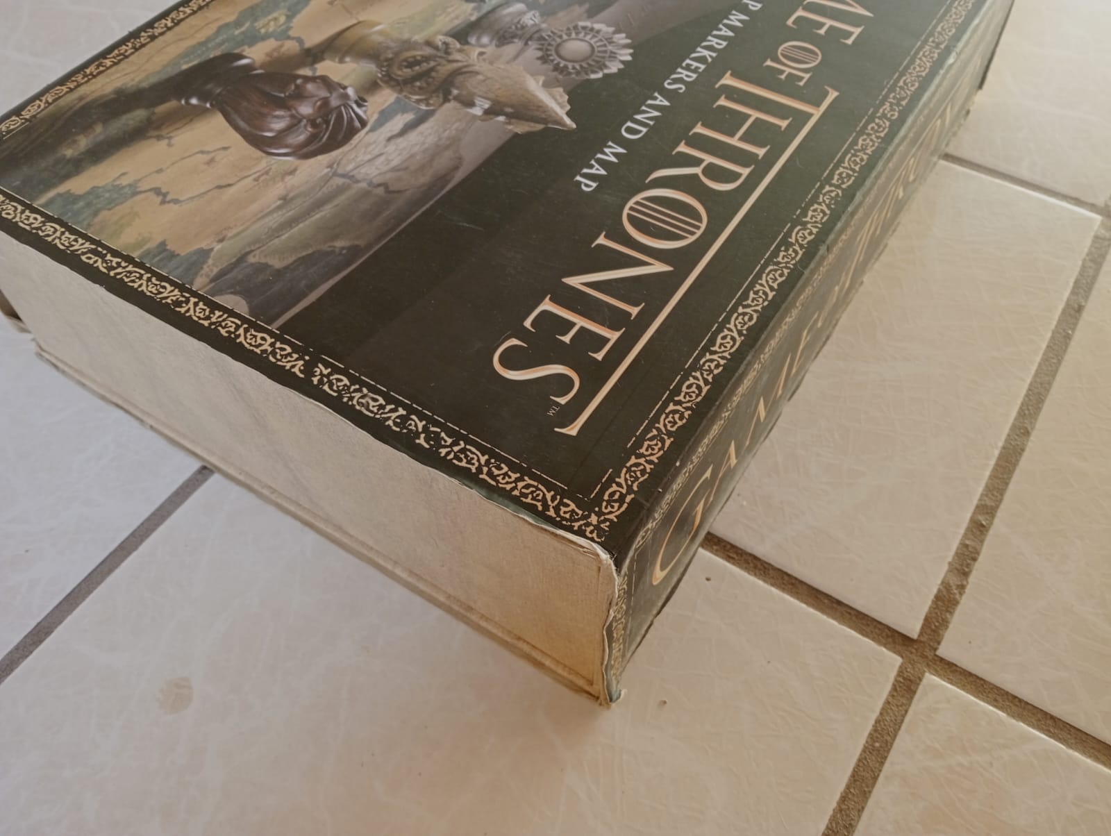 Dark Horse Deluxe Game of Thrones Mapa con Marcadores de Madera con Motivos de Las Casas (Caja con Detalles)