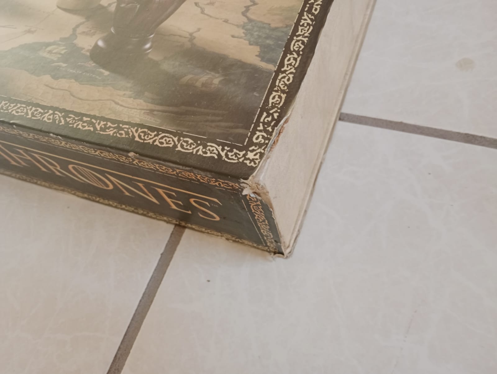 Dark Horse Deluxe Game of Thrones Mapa con Marcadores de Madera con Motivos de Las Casas (Caja con Detalles)