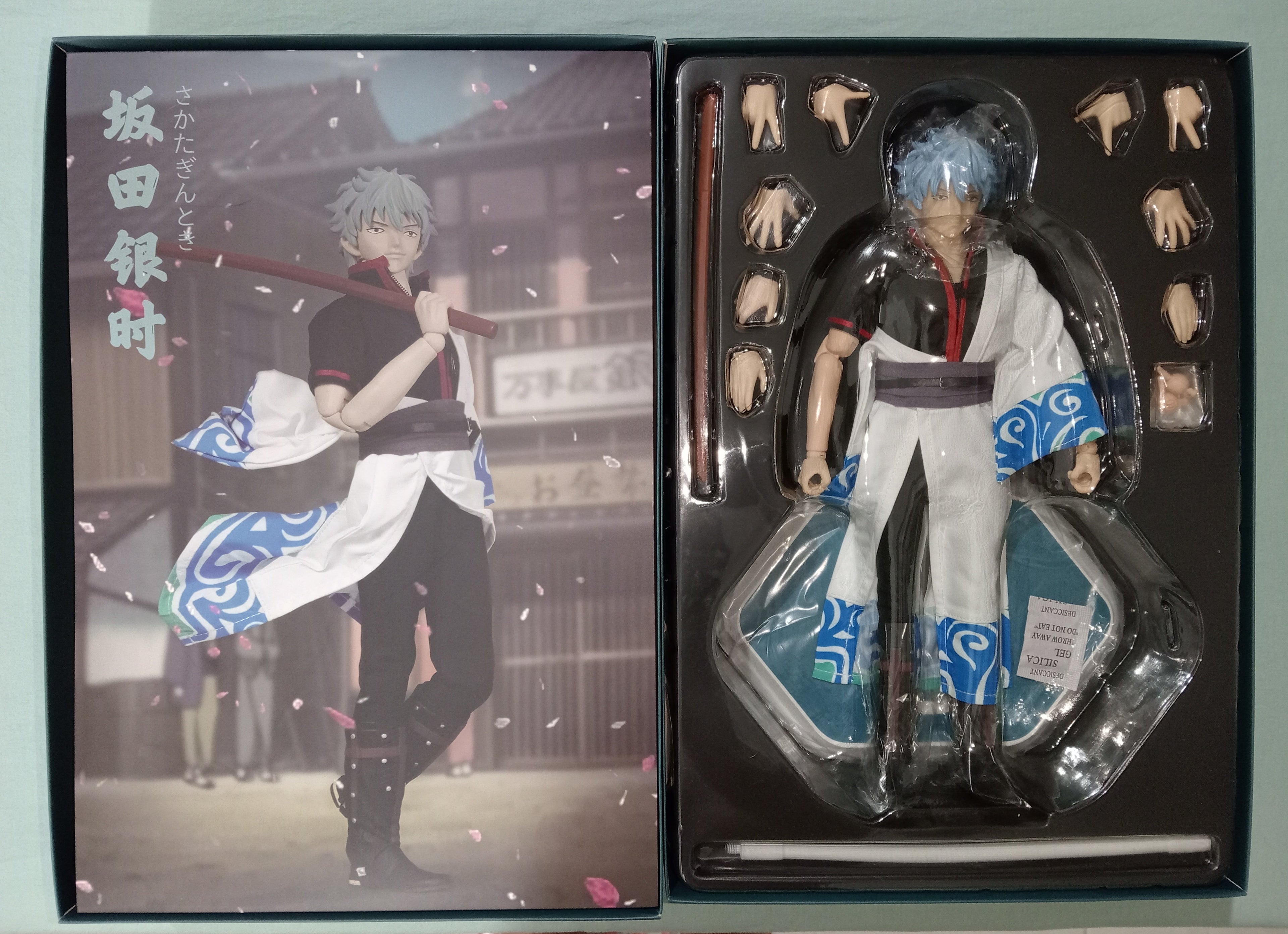 Sakata Gintoki Xiao Ming Studio XM001 escala 1/6 Gintama — caja abierta: arte interior de la tapa y charola con la figura