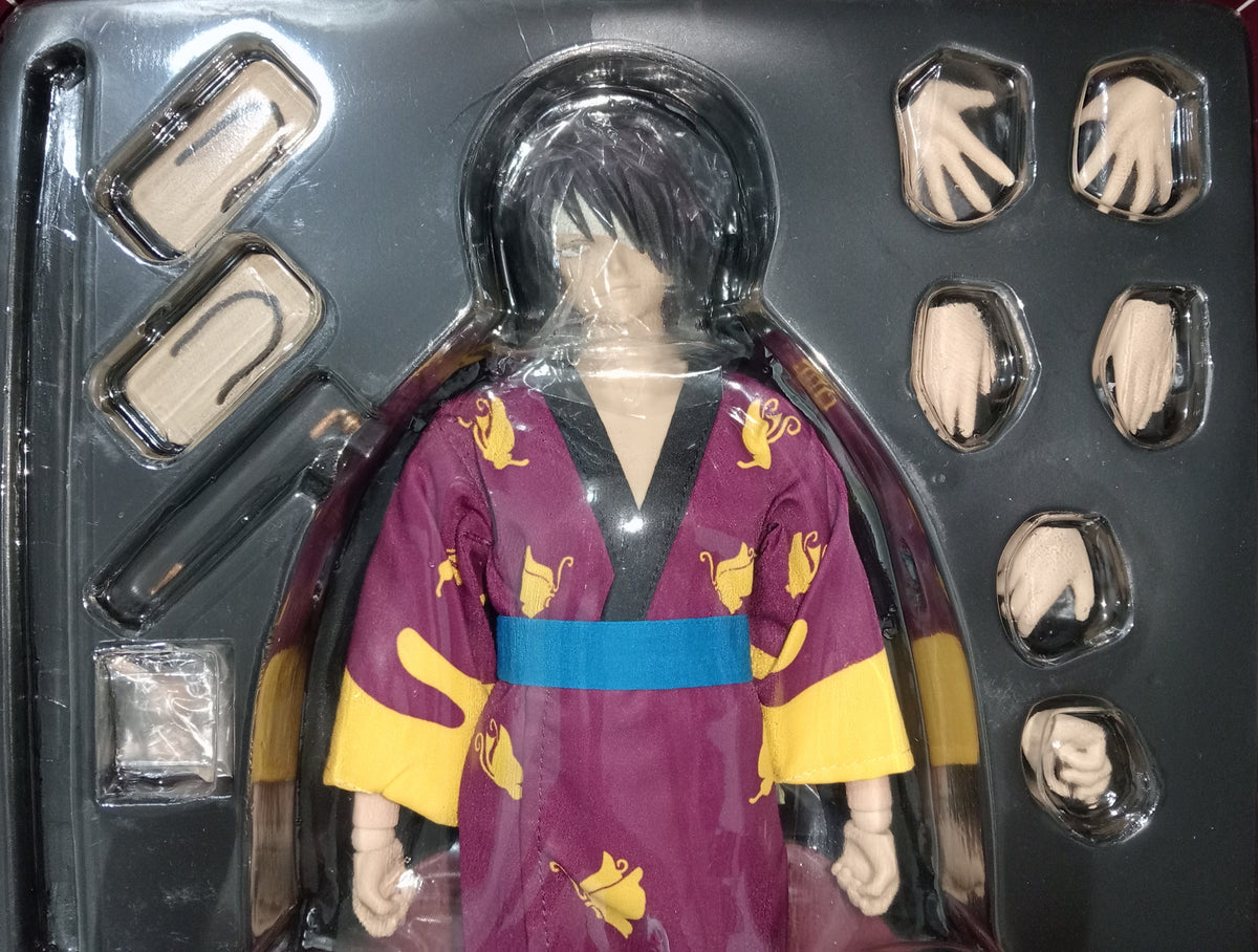 Takasugi Shinsuke Xiao Ming Studio XM002 escala 1/6 Gintama — detalle del kimono vino con mariposas doradas y faja azul