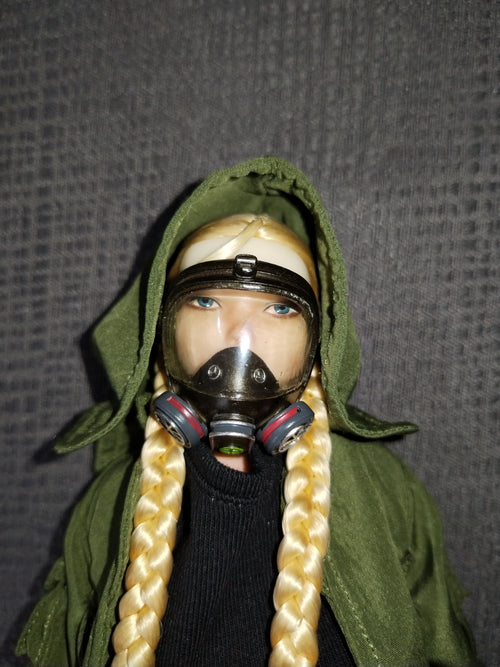 Apocalypse Girl 1/6: despiece con abrigo verde, leggings rosas, botas y arpón