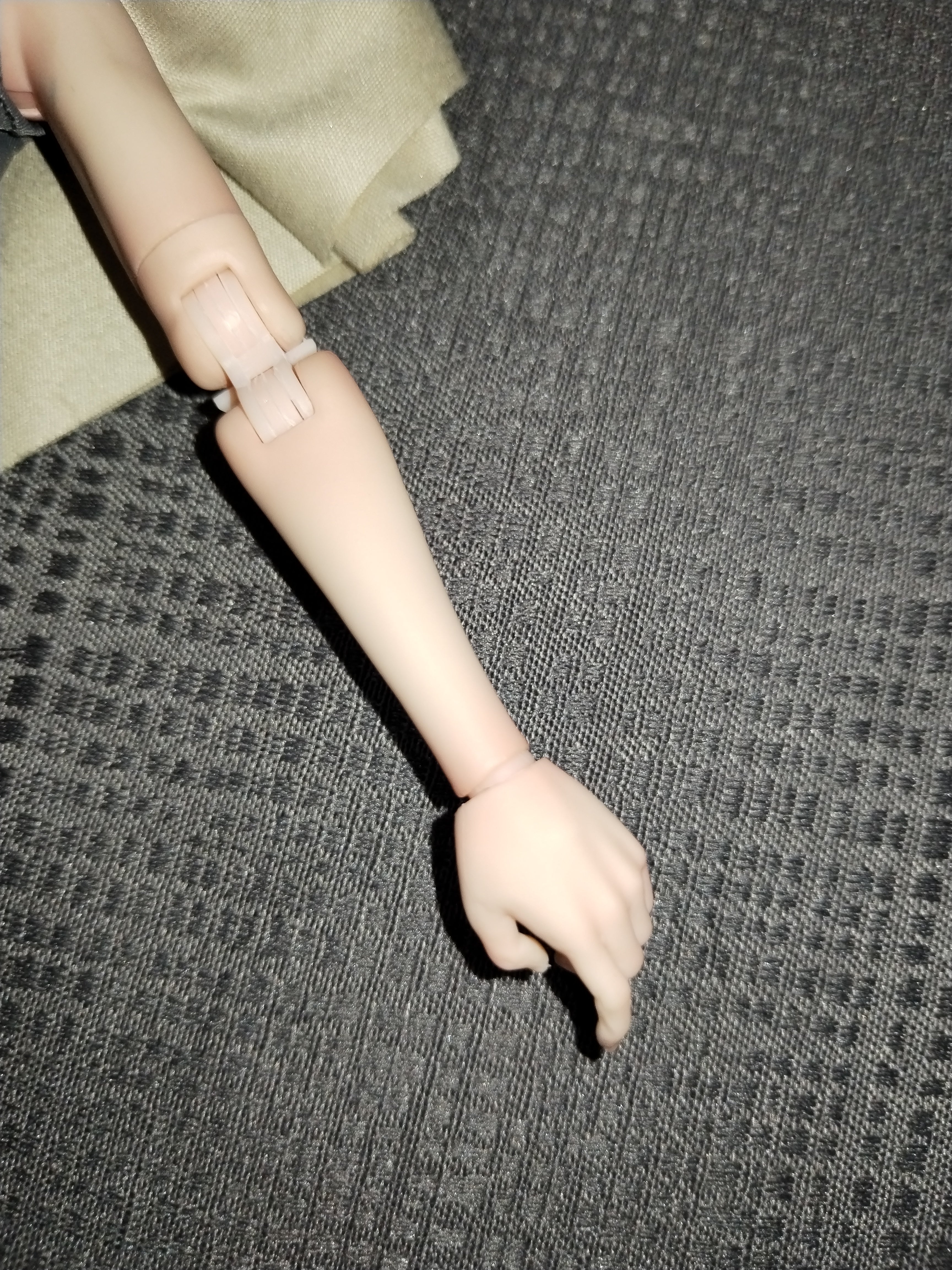 Neon Girl 1/6: brazo articulado extendido