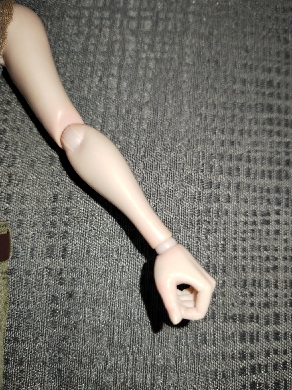 Ash Girl 1/6: brazo articulado con mano abierta