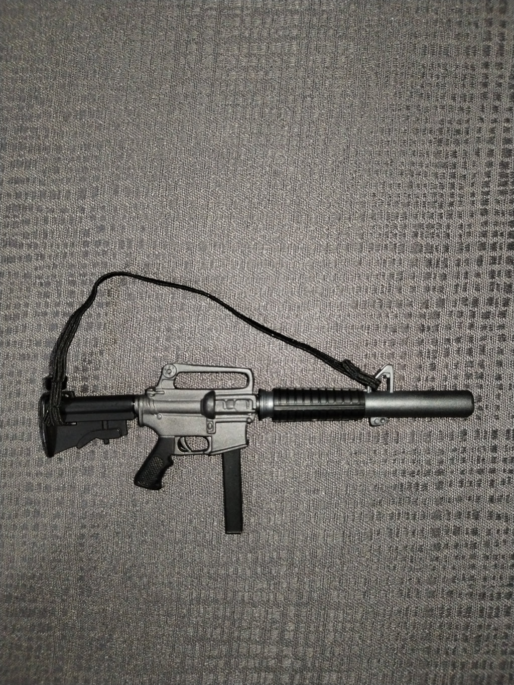 Assassin Underworld 1/6: fusil de asalto con silenciador y correa