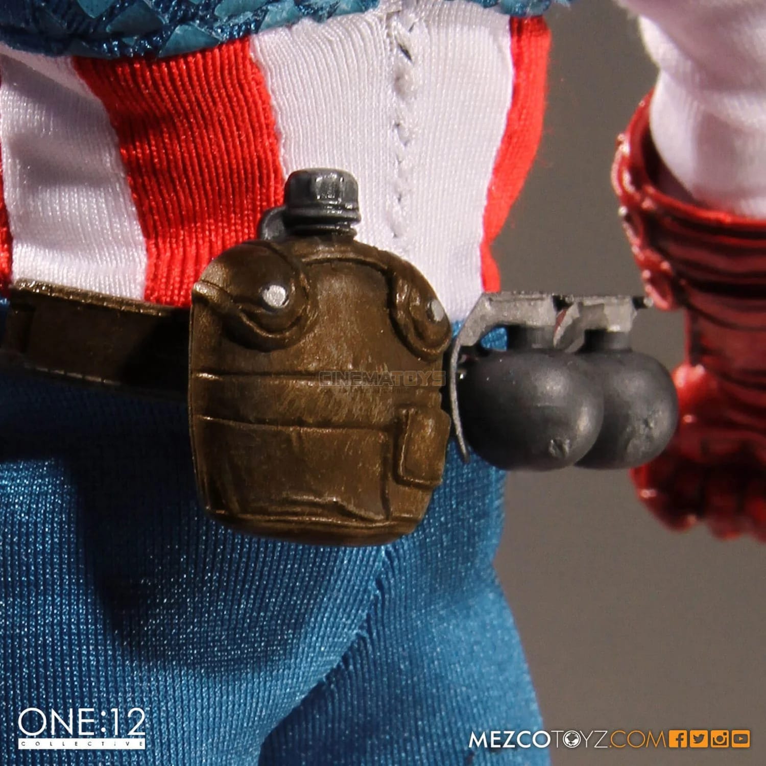 Mezco One:12 Marvel Captain America Modern Age