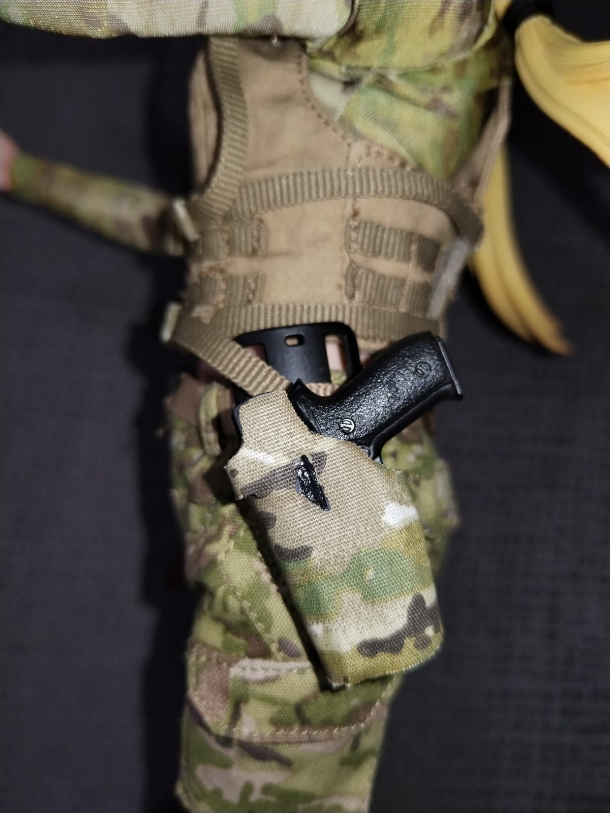 Recon Girl 1/6: pistolera táctica, acercamiento