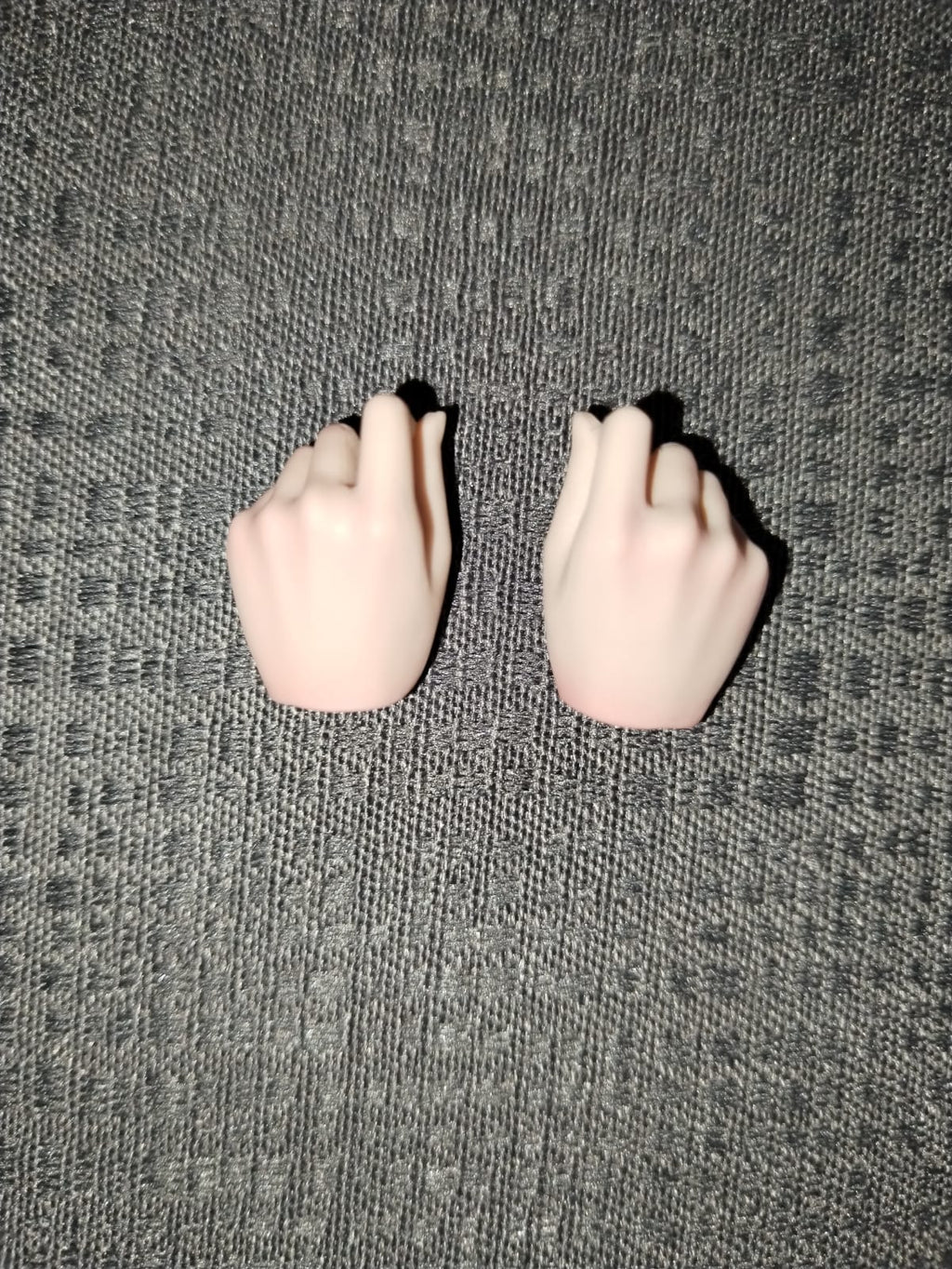 Recon Girl 1/6: par de manos intercambiables, segunda pose