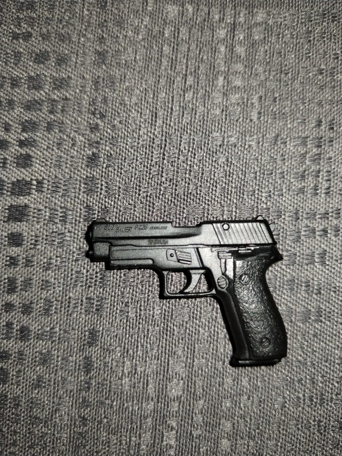 Recon Girl 1/6: pistola vista del lado contrario