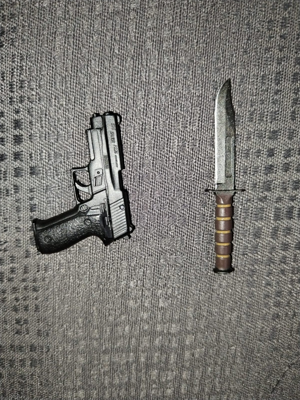 Recon Girl 1/6: pistola y cuchillo de combate juntos