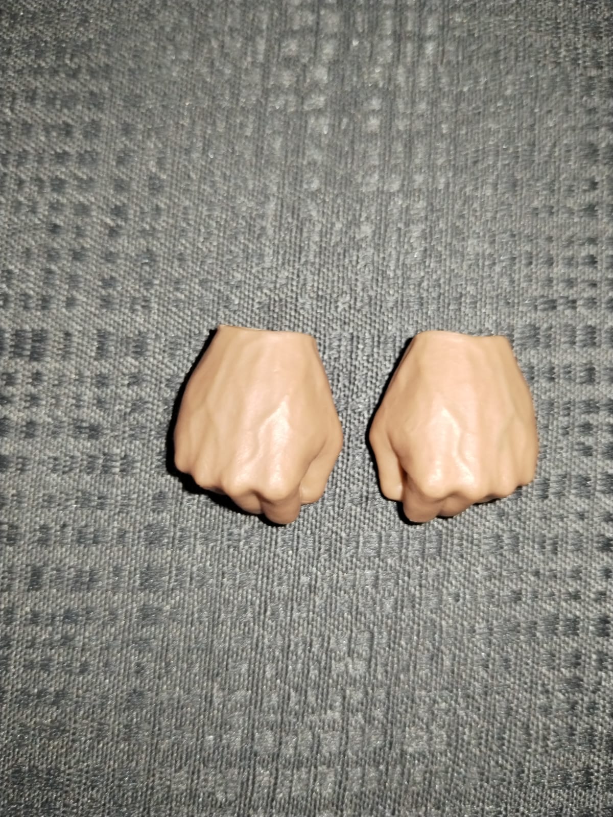 Par de manos de agarre semicerradas, intercambiables 1/6