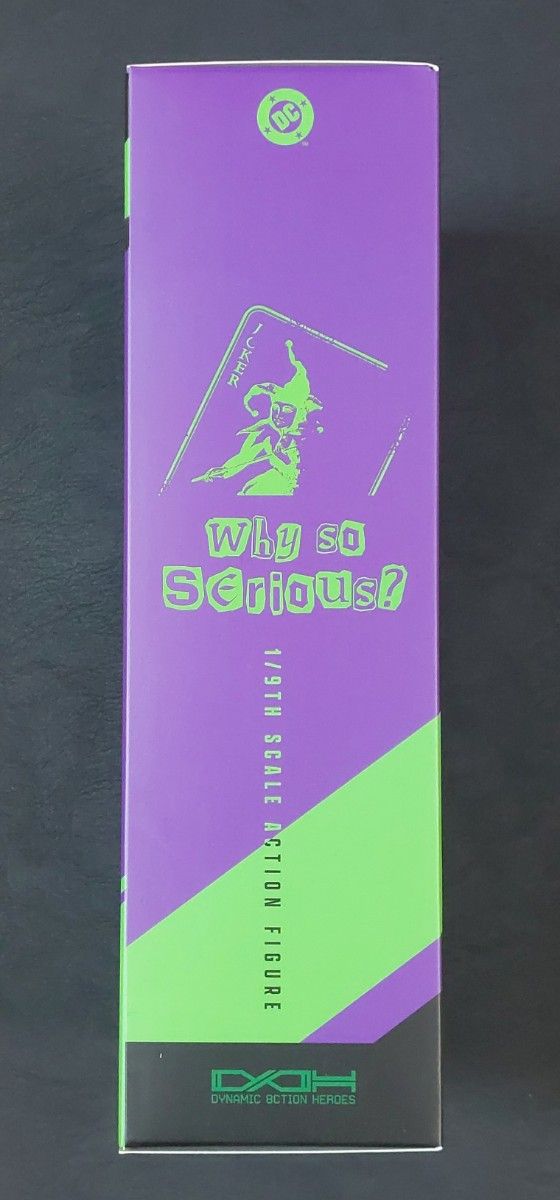 Costado de la caja del Joker DAH-024S con la ilustración Why so Serious en verde