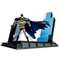 Batman The Animated Series 30 Aniversario Gold Label McFarlane DC Direct 7 pulgadas con base iluminada — vista principal