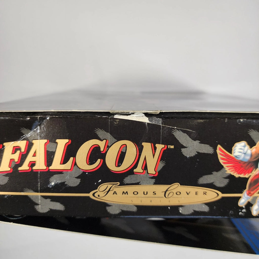 Costado de la caja de The Falcon, con desgaste propio de la pieza vintage